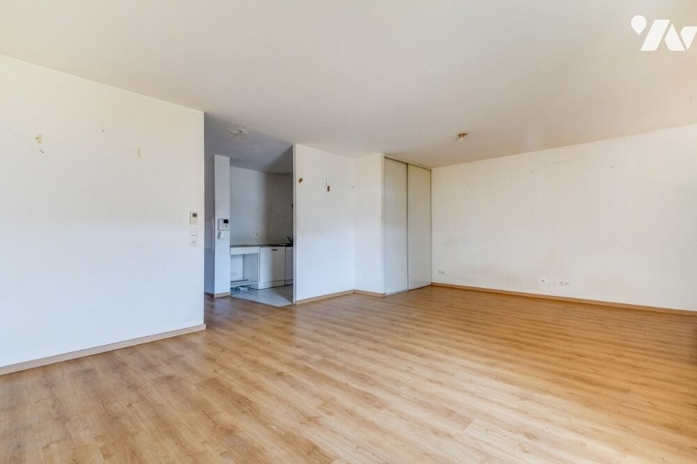 EAUBONNE (95) - Notaire vend 2 pièces de 63.17m² sur un jardinet de 33m² environ.