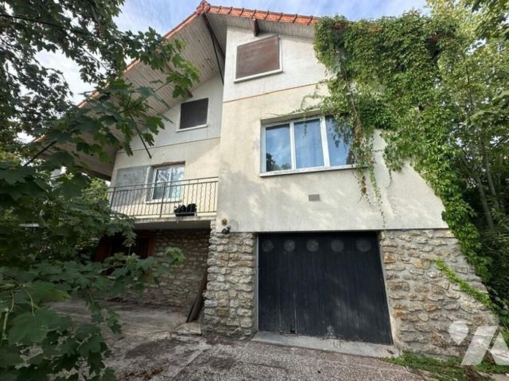Vente Maison Maisons de 6 pièces élevée sur un sous sol en rez-de-jardin et édifiée sur un terrain de 1623 m² Évry-courcouronnes