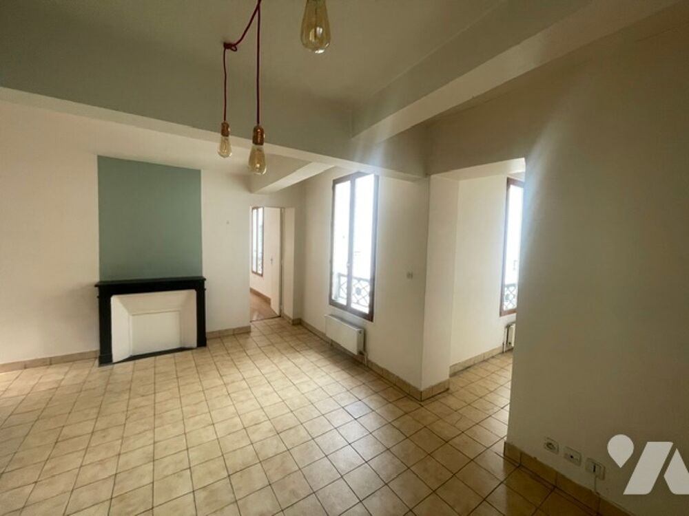 Vente Appartement Appartement à Paris 3 de 76.32m² comprenant quatre pièces dont trois chambres. Paris 3