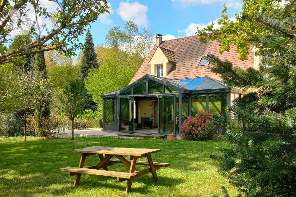 Vente Maison Fontenay-lès-Briis Maison 8 pièces 4 chambres, bureau, véranda, terrasse en bois et grand jardin. Fontenay-lès-briis