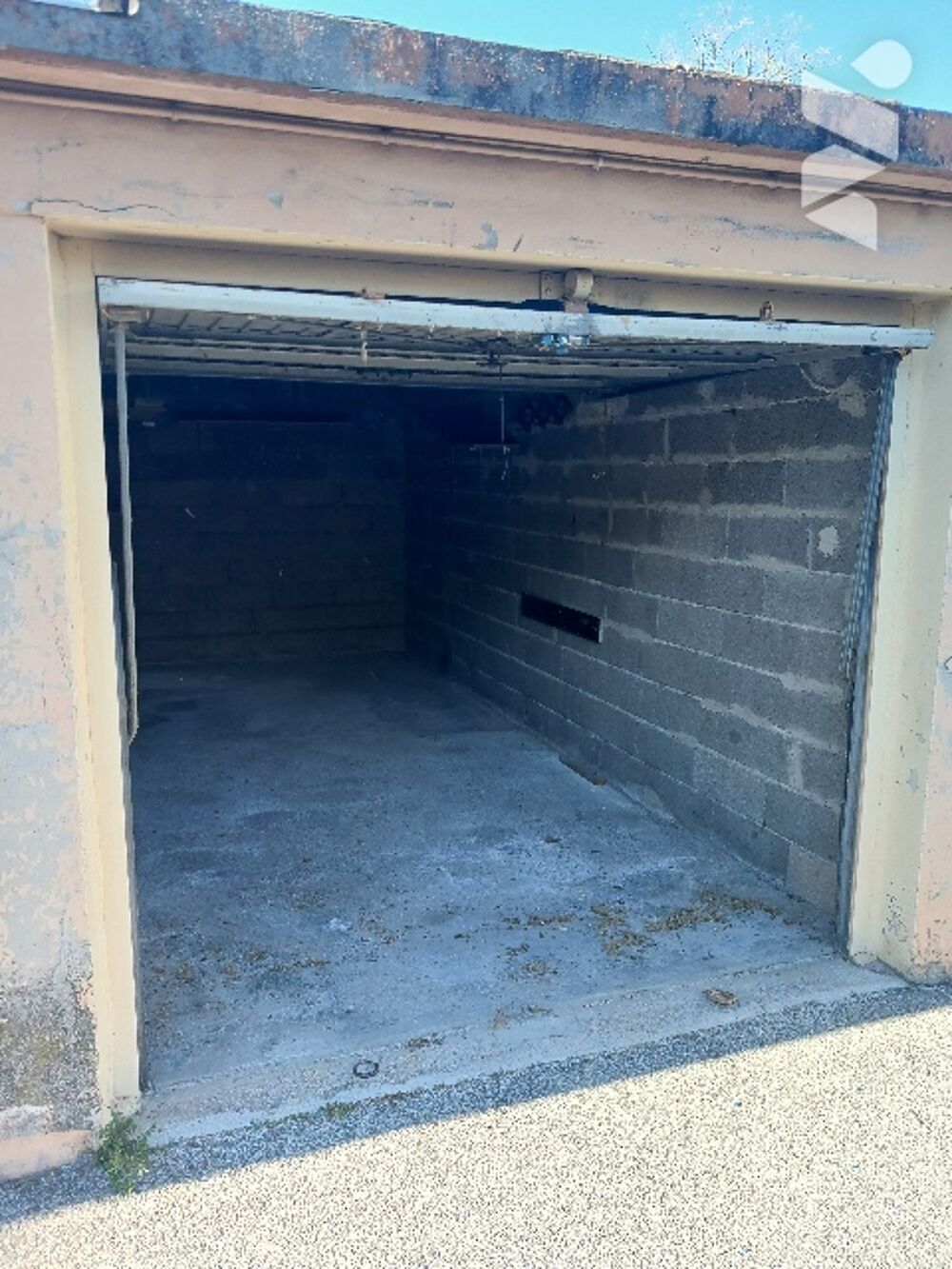 Vente Parking/Garage VENTE EN IMMO INTERACTIF UN GARAGE DANS UNE COPROPRIETE  20 AVENUE MARECHAL JUIN   13700 Marignane