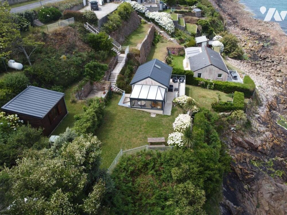Vente Maison L'étude Napoléon Tourlaville propose à MAUPERTUS/MER, l'Anse du Brick ! avec accès à la mer! Maupertus-sur-mer