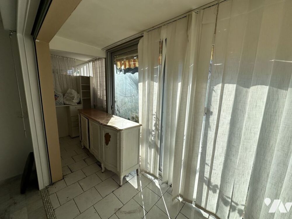 VENTE NOTARIALE INTERACTIVE - HYERES (83400) VAR - T2 RDC A RENOVER AVEC JARDINET ET PARKING