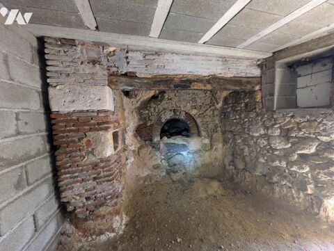   Cave Viticole à étage à rénover 
