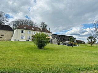  Maison  vendre 8 pices 255 m Monein