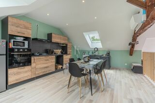  Maison  vendre 9 pices 380 m