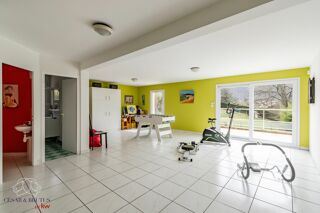  Maison  vendre 8 pices 220 m