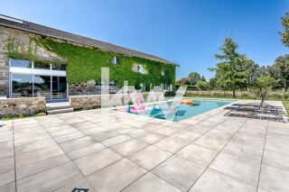  Villa  vendre 12 pices 370 m