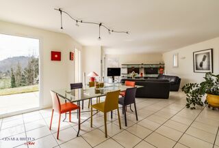  Maison  vendre 8 pices 220 m