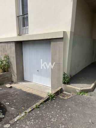  Parking / Garage  vendre 1 pice 