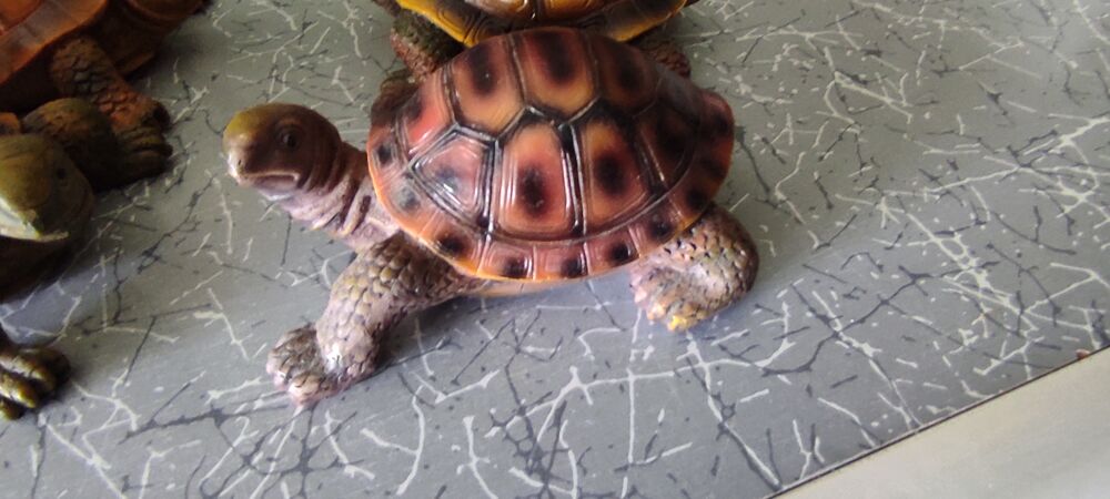 LOT DE 4 FIGURINES TORTUES
POUR DECORER OU TERRARIUM Jardin