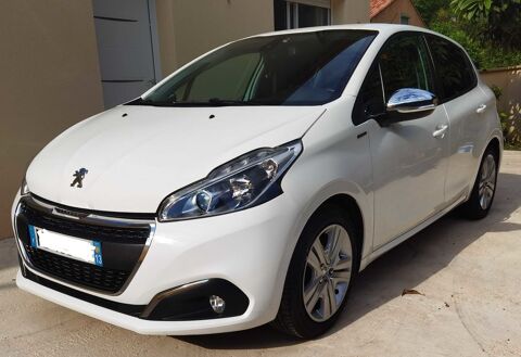 Peugeot 208 PureTech 82ch S&S BVM5 Signature