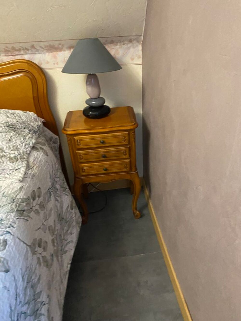 chambre a coucher en merisier incrust&eacute; Meubles