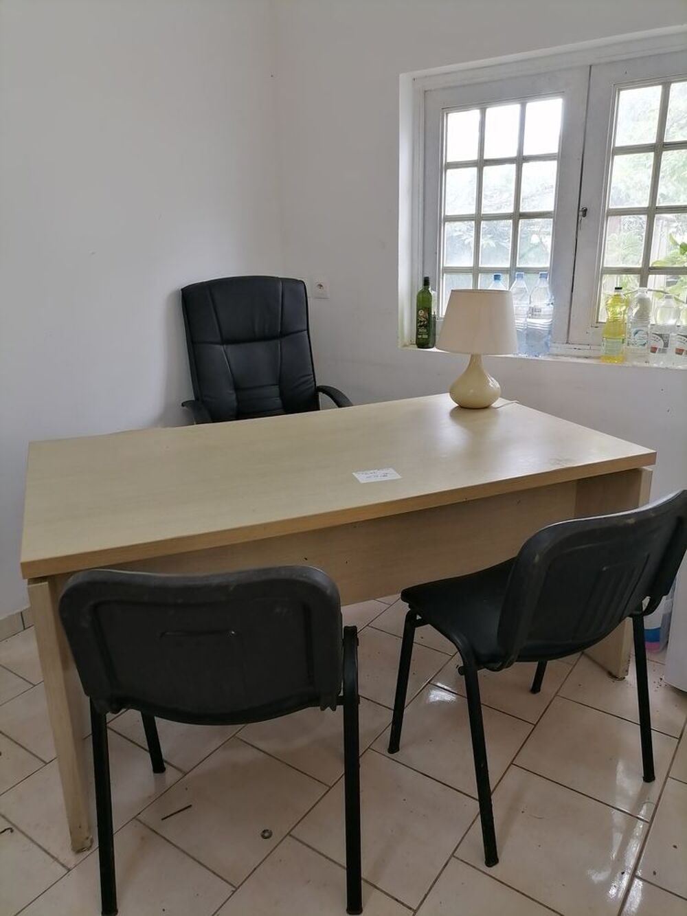 Bureau, fauteuil et chaises Meubles