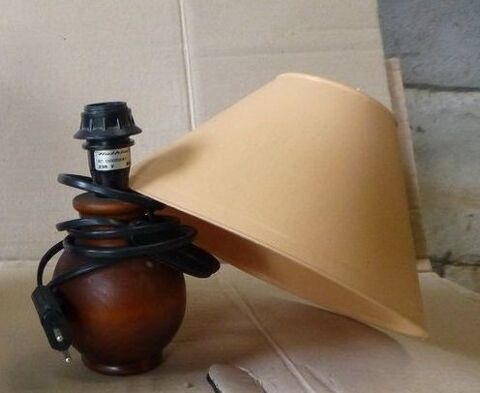 Lampe chevet tr�s bonne �tat  10 Soullans (85)