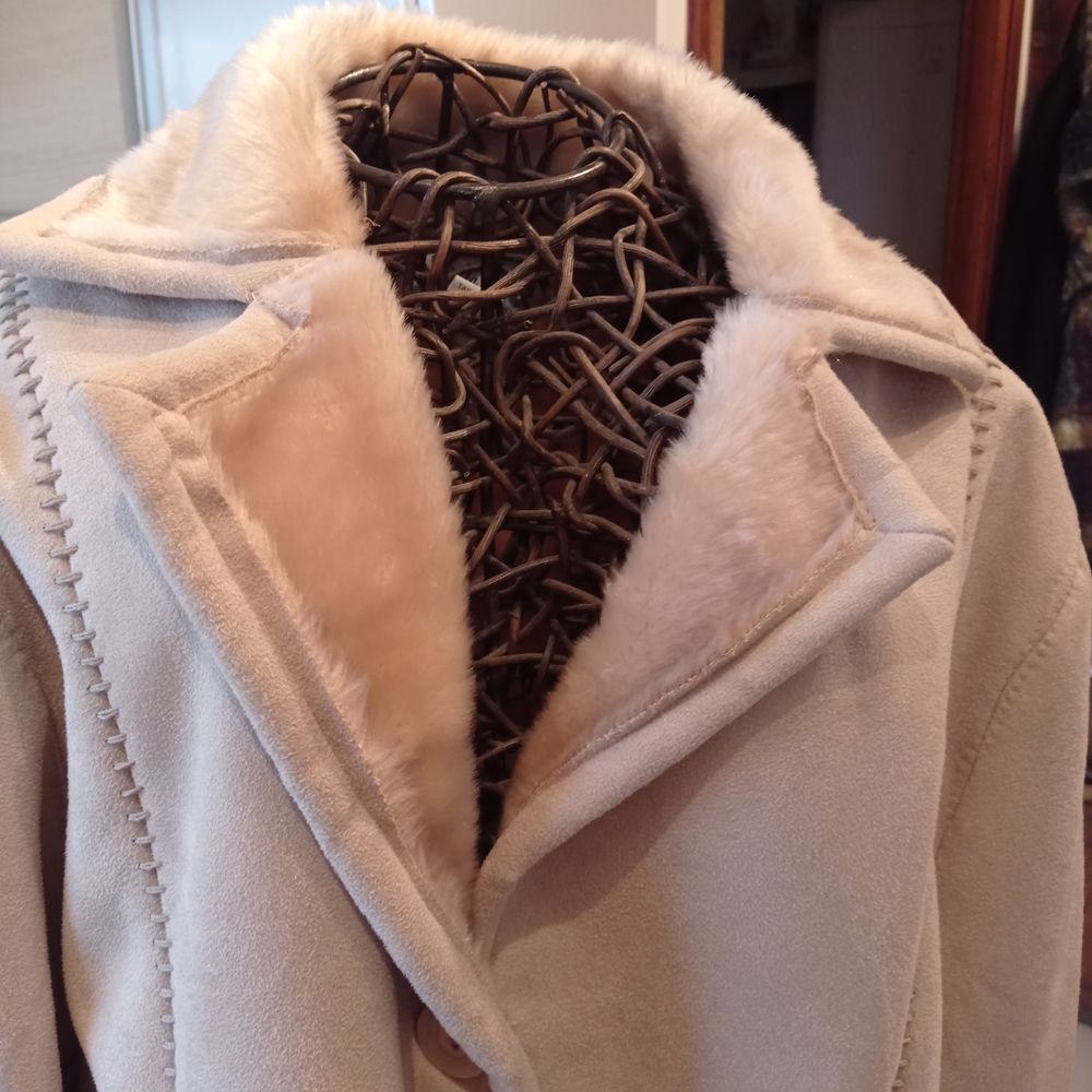 Manteau imitation peau retourn&eacute;e Vêtements