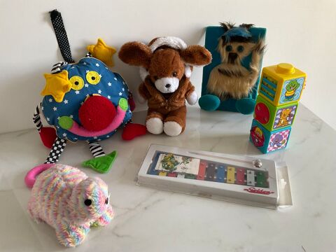 Lot nounours et jouets d'�veil premier �ge Paris 12 (75)