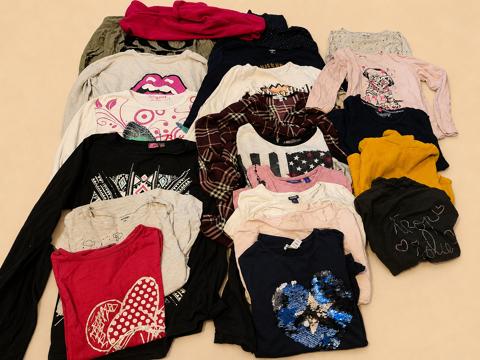 Gros lot de vêtements fille 8 ans toutes saisons  Tusson (16)