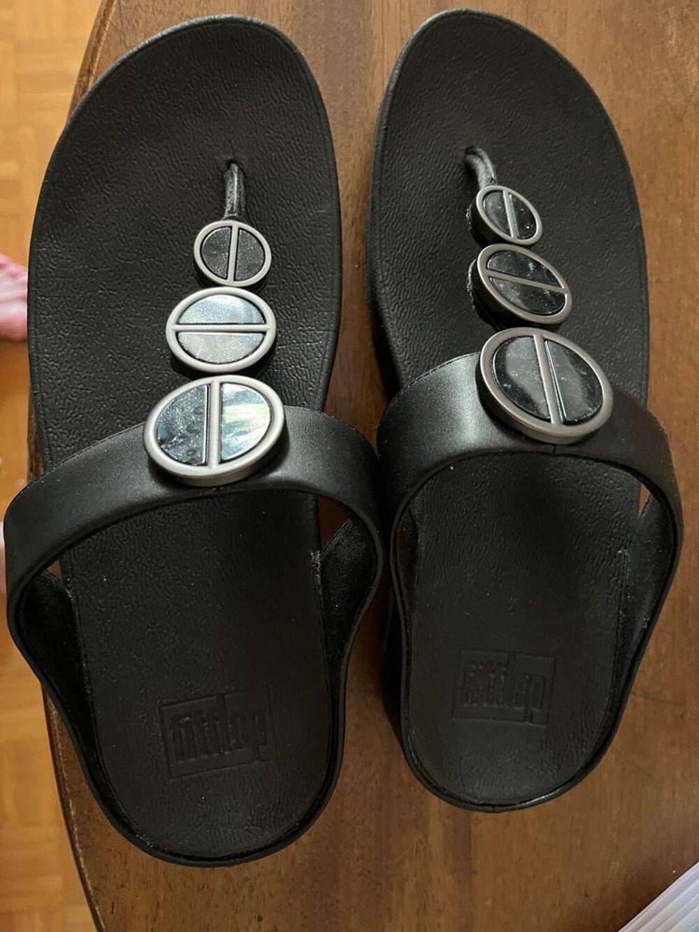 Jolies sandales noires femme Chaussures