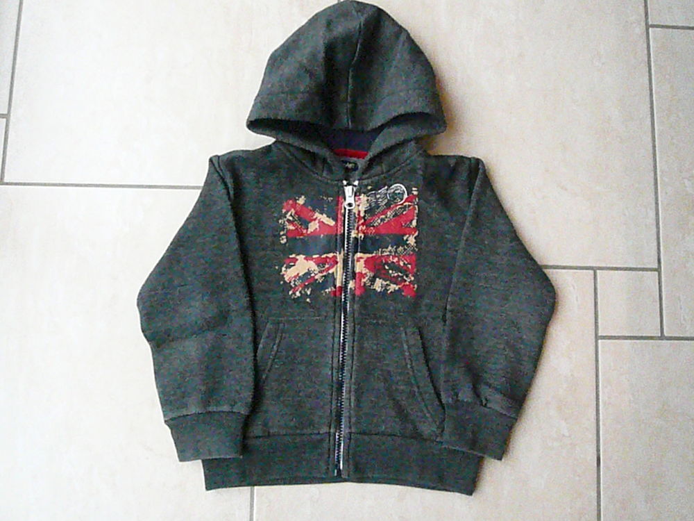 Veste zipp&eacute;e gris fonc&eacute; 4 ans (n&deg;14) Vêtements enfants
