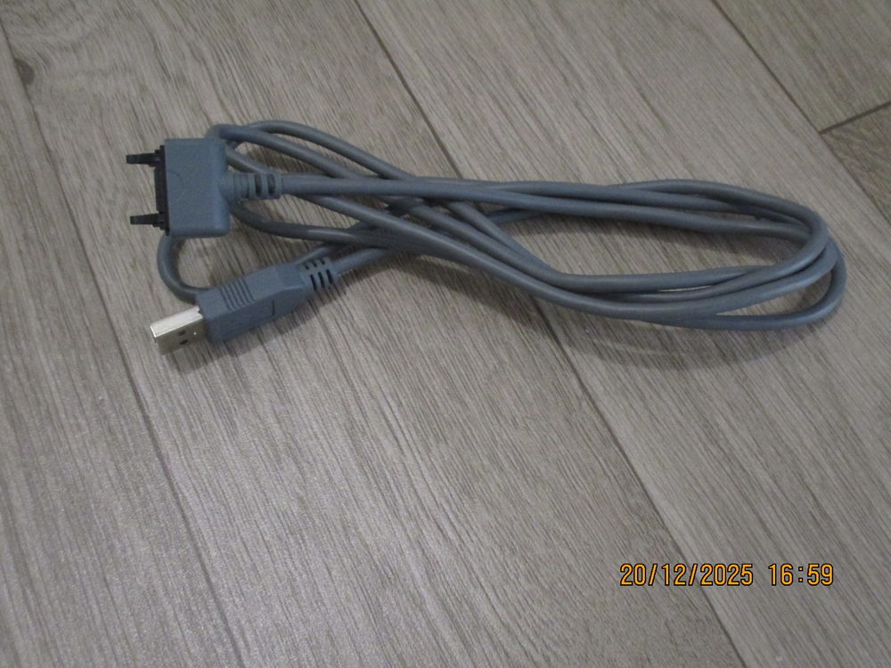 Cable de sony ericsson 
Téléphones et tablettes
