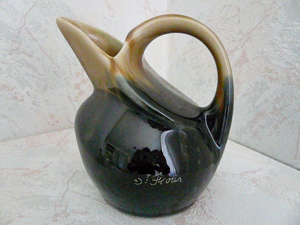 Vase forme " Pichet " Décoration