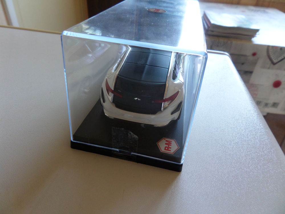 Voitures miniatures diverses et concept car ( envoi possible 