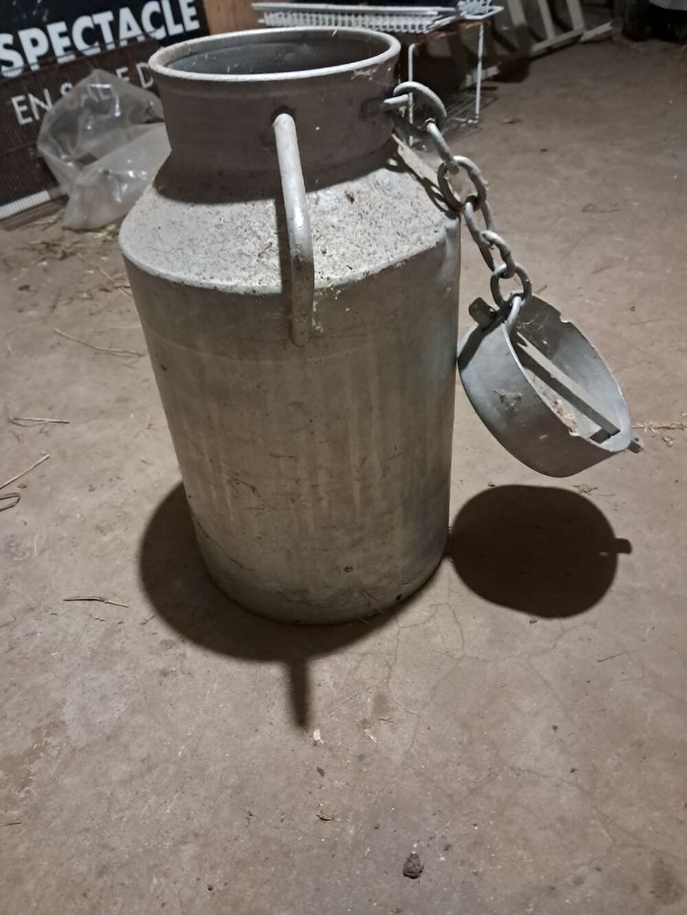 Bro &agrave; lait ancien Dcoration