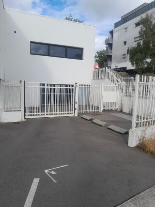  Parking / Garage � louer 8 m�