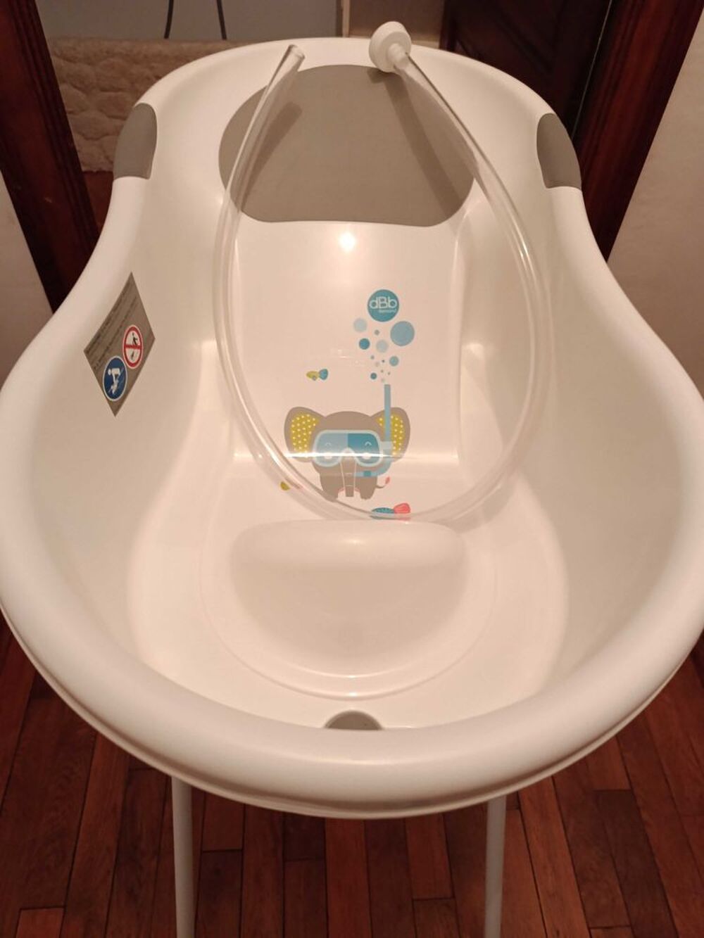 baignoire b&eacute;b&eacute; sur pied Puériculture