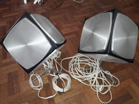 Enceintes Grundigx2 cubes rtro 200 Menneville (02)