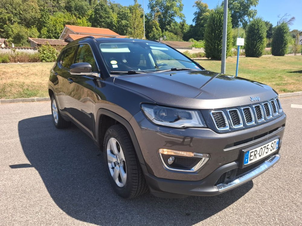 Compass 2.0 I MultiJet II 140 ch Active Drive BVA9 Longitude 2017 occasion 69320 Feyzin