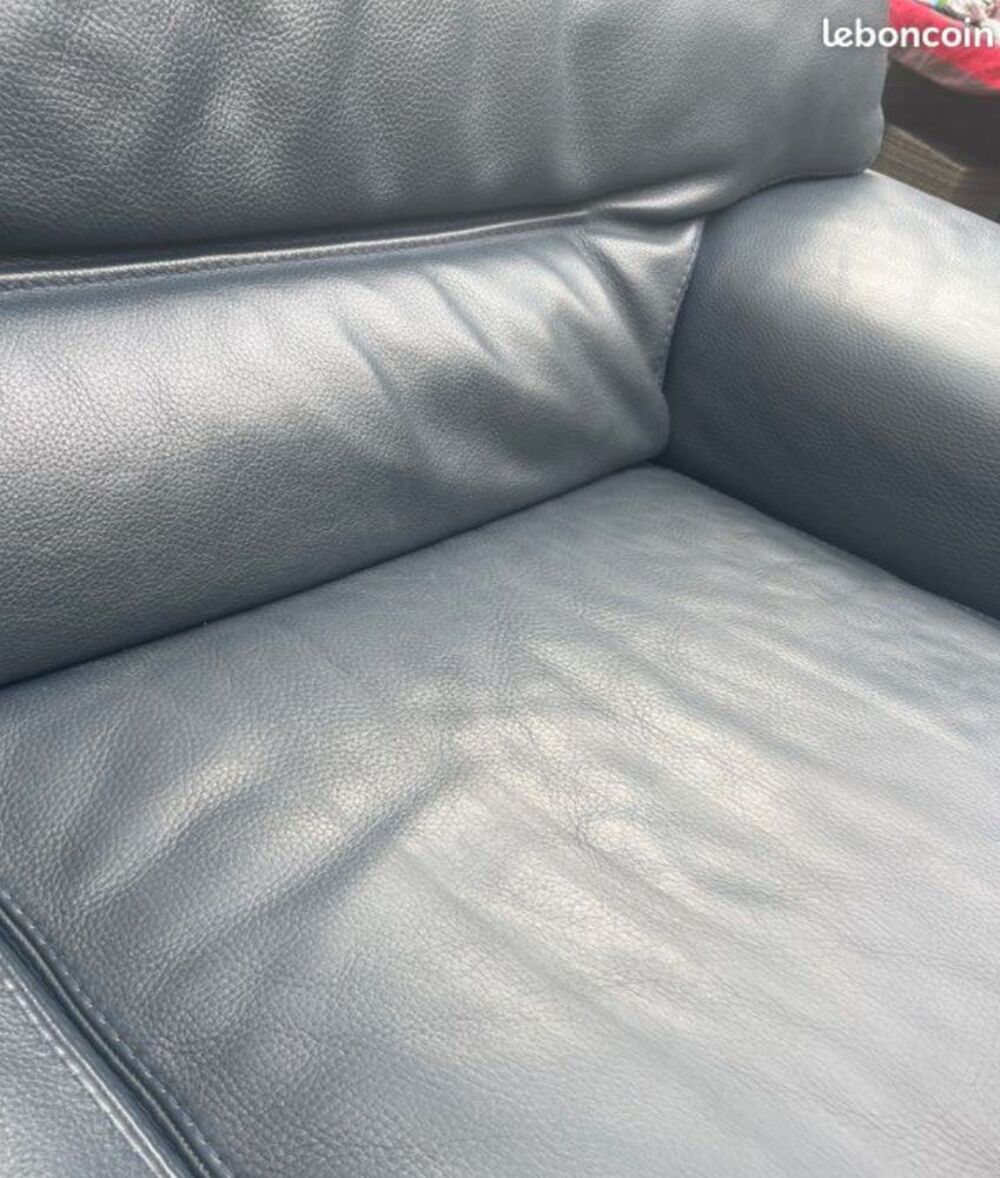 Canap&eacute; cuir Bleu bon &eacute;tat Meubles