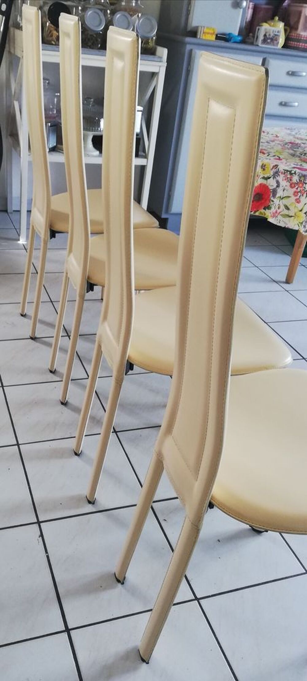 Lot Chaises en cuir RocheBobois mod&egrave;le Cancan Couleur Ivoire Meubles