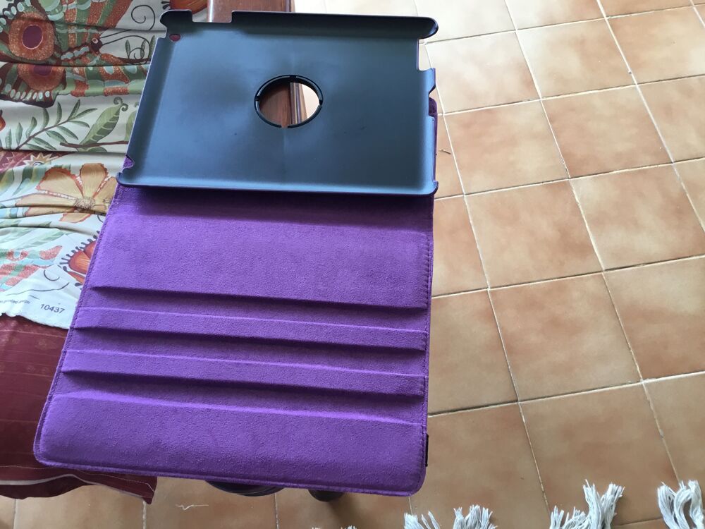 coque rigide ipad2 Téléphones et tablettes