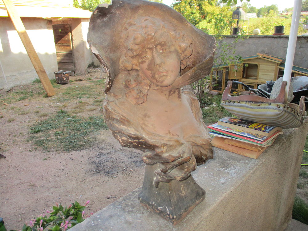 GANDE STATUE ANCIENNE A RESTAUREE NUMEROTER ET SIGNEE 