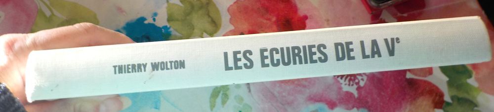 LES ECURIES DE LA Ve par Thierry WOLTON Grand Livre du Mois Livres et BD