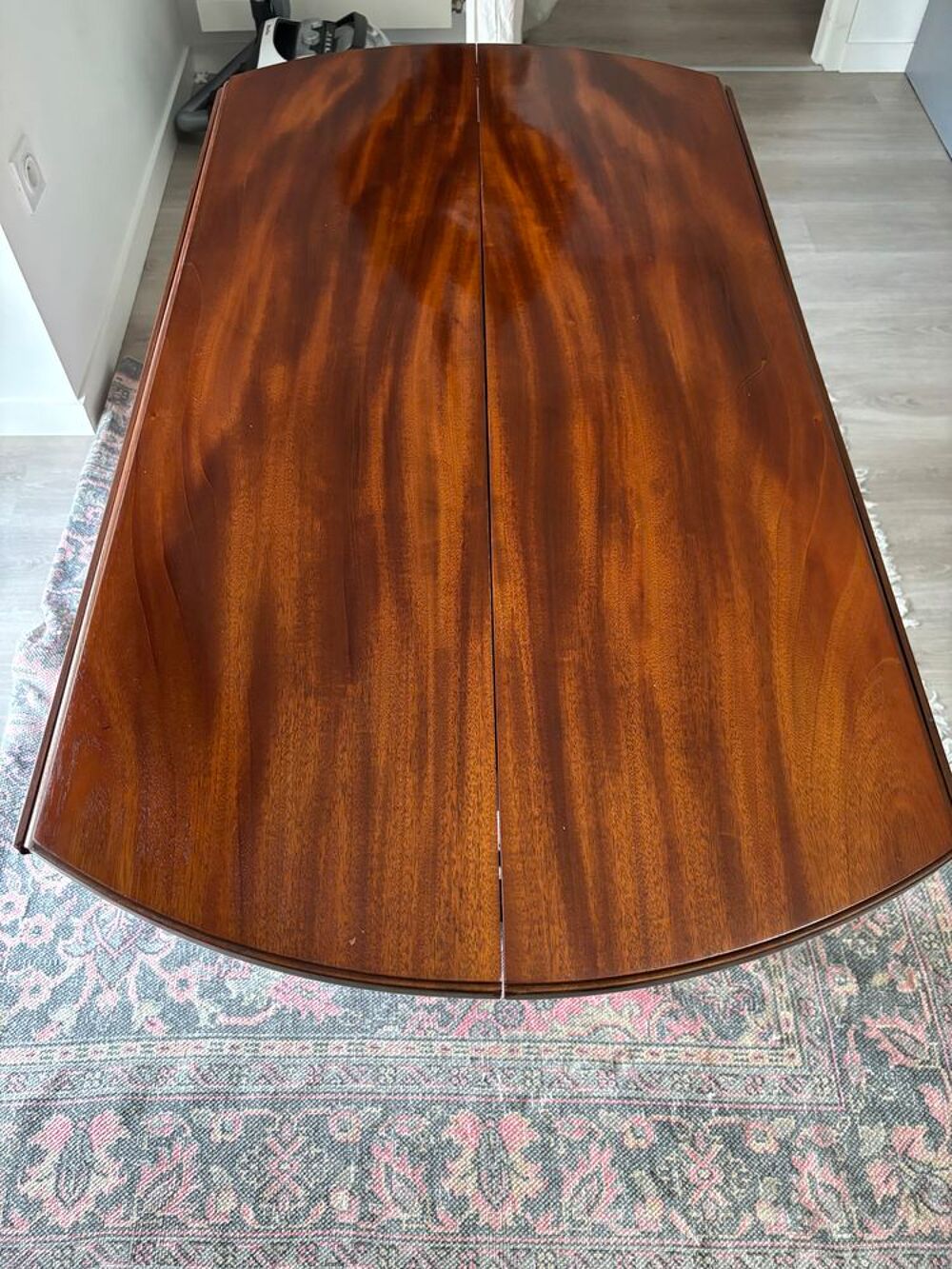Table style Louis XVI Meubles
