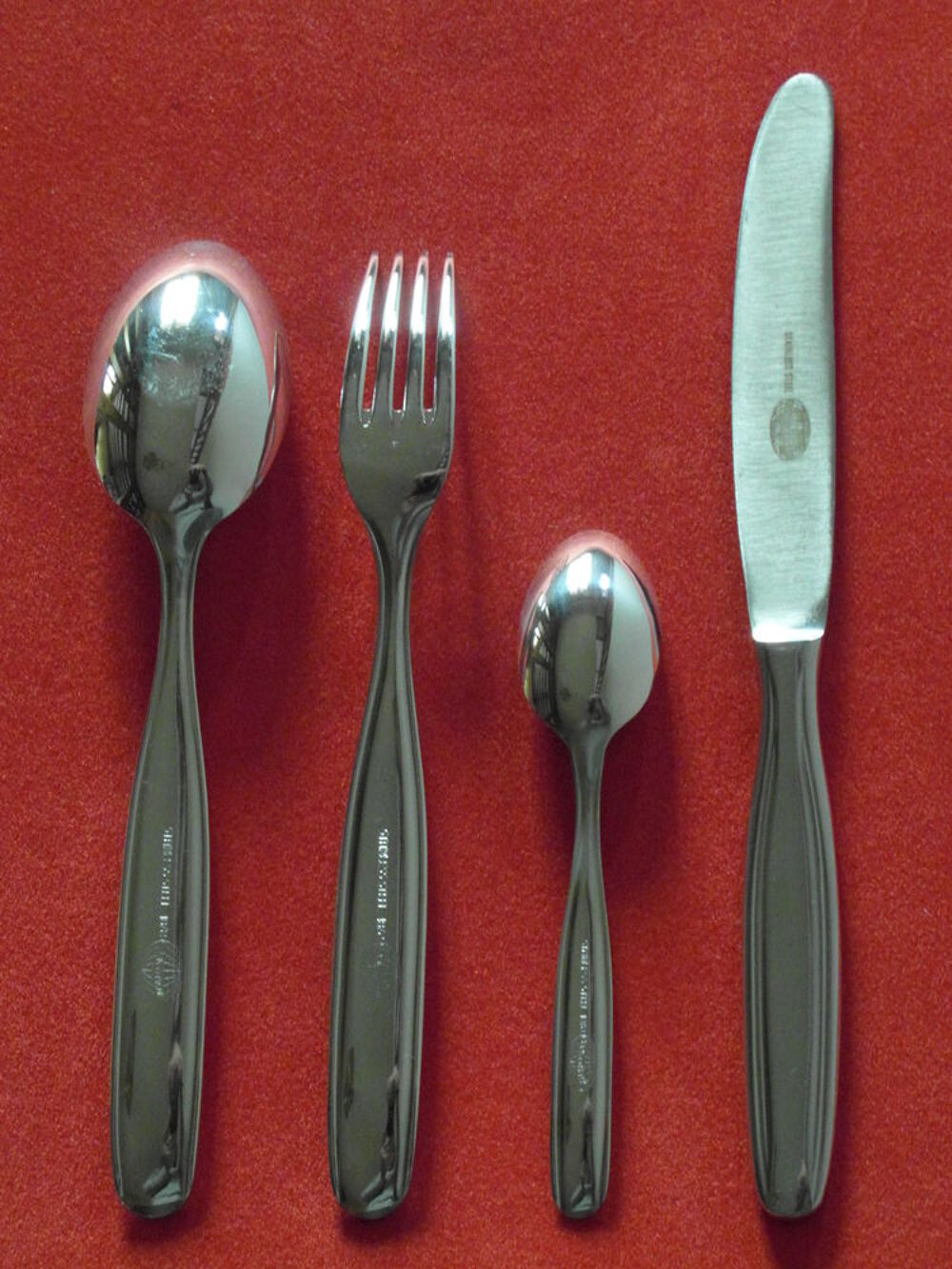 Coffret M&eacute;nag&egrave;re 51 pi&egrave;ces STAINLESS STEEL INOX 18/8 - Neuf Electroménager