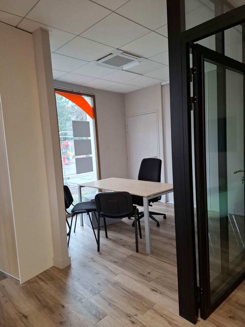 Location Autre : local commercial ou professionnel à Clermont-Fd Clermont-ferrand