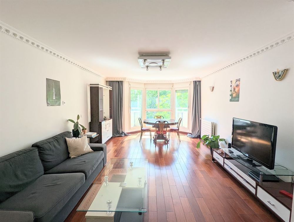 Location Appartement GRAND 4P BAS BELLEVILLE Paris 19
