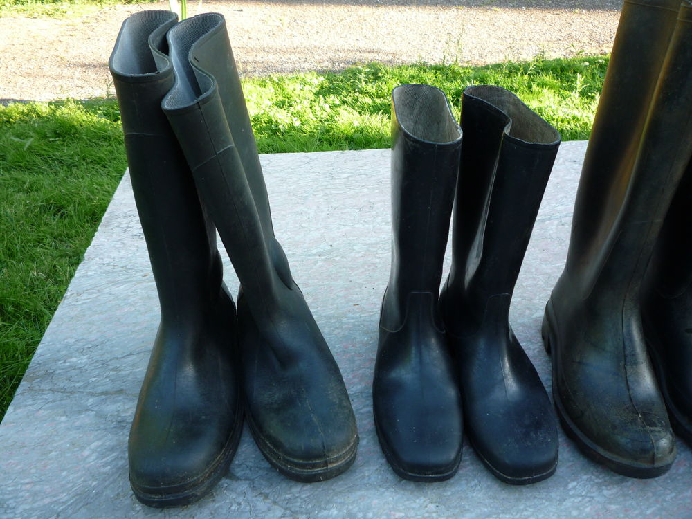 Botte caoutchouc (G)
gauche &agrave; droite 
pointure 44/41/39/37 Chaussures