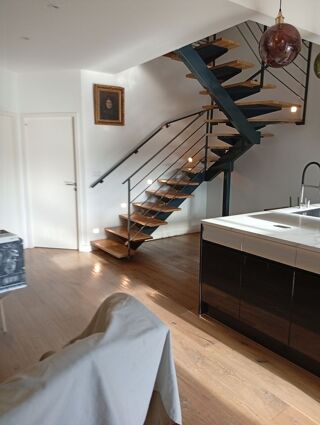  Appartement à louer 5 pièces 103 m²