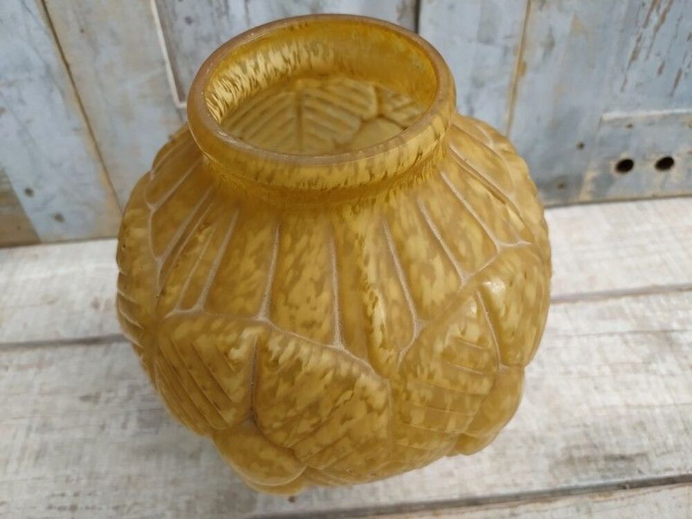 Grand Vase Verre Moul&eacute; Couleur Ambre Mouchet&eacute; Art D&eacute;co 