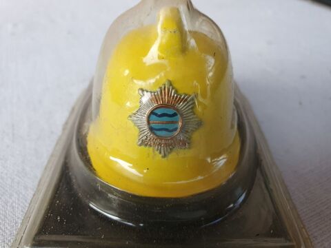 CASQUES POMPIERS LOT N° 3
Grues (85)