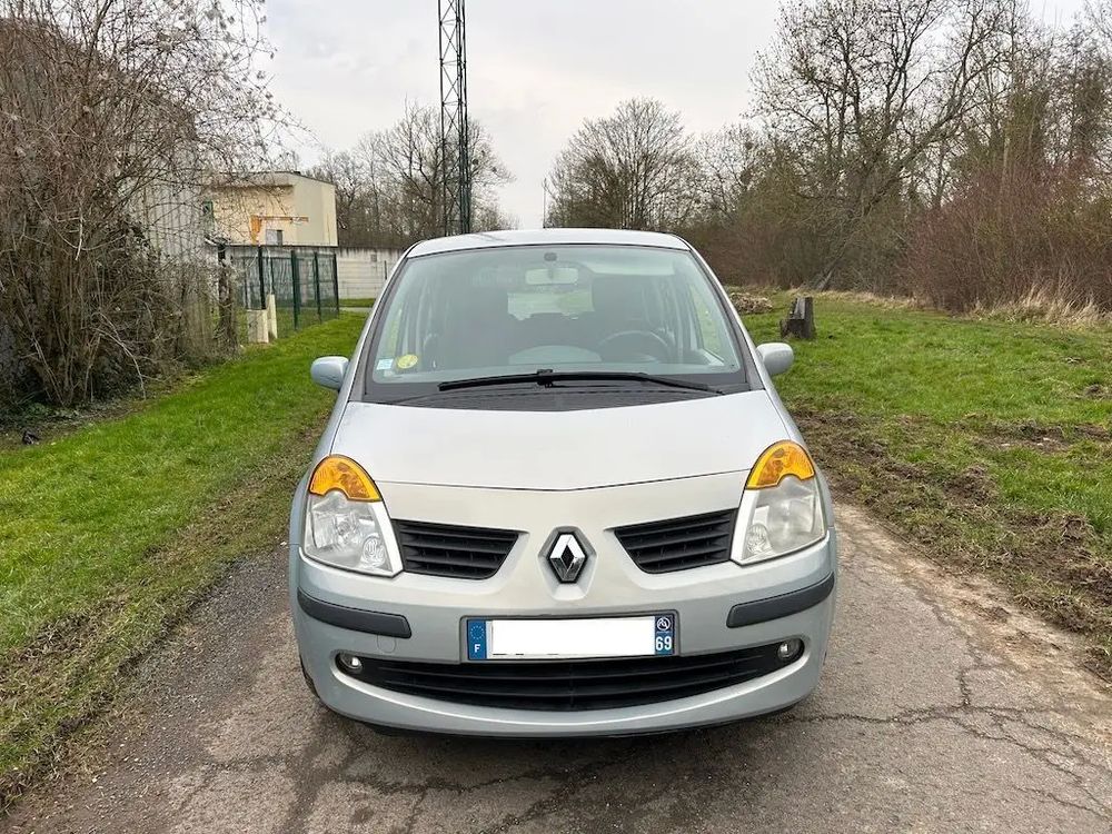 Modus 1.6 16v Confort Clim Expression 2006 occasion 77450 Montry