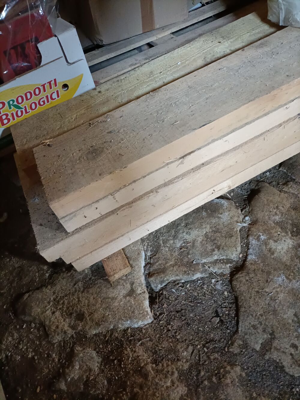 bancs, roues de charrette, lambourdes, lames bois et divers Jardin