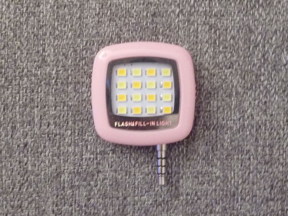 Flash Rechargeable Rose &agrave; 16 LED R&eacute;glables pour T&eacute;l&eacute;phone Téléphones et tablettes