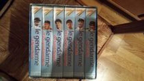 Cassettes vhs les gendarmes avec le coffret 0 Mérignies (59)