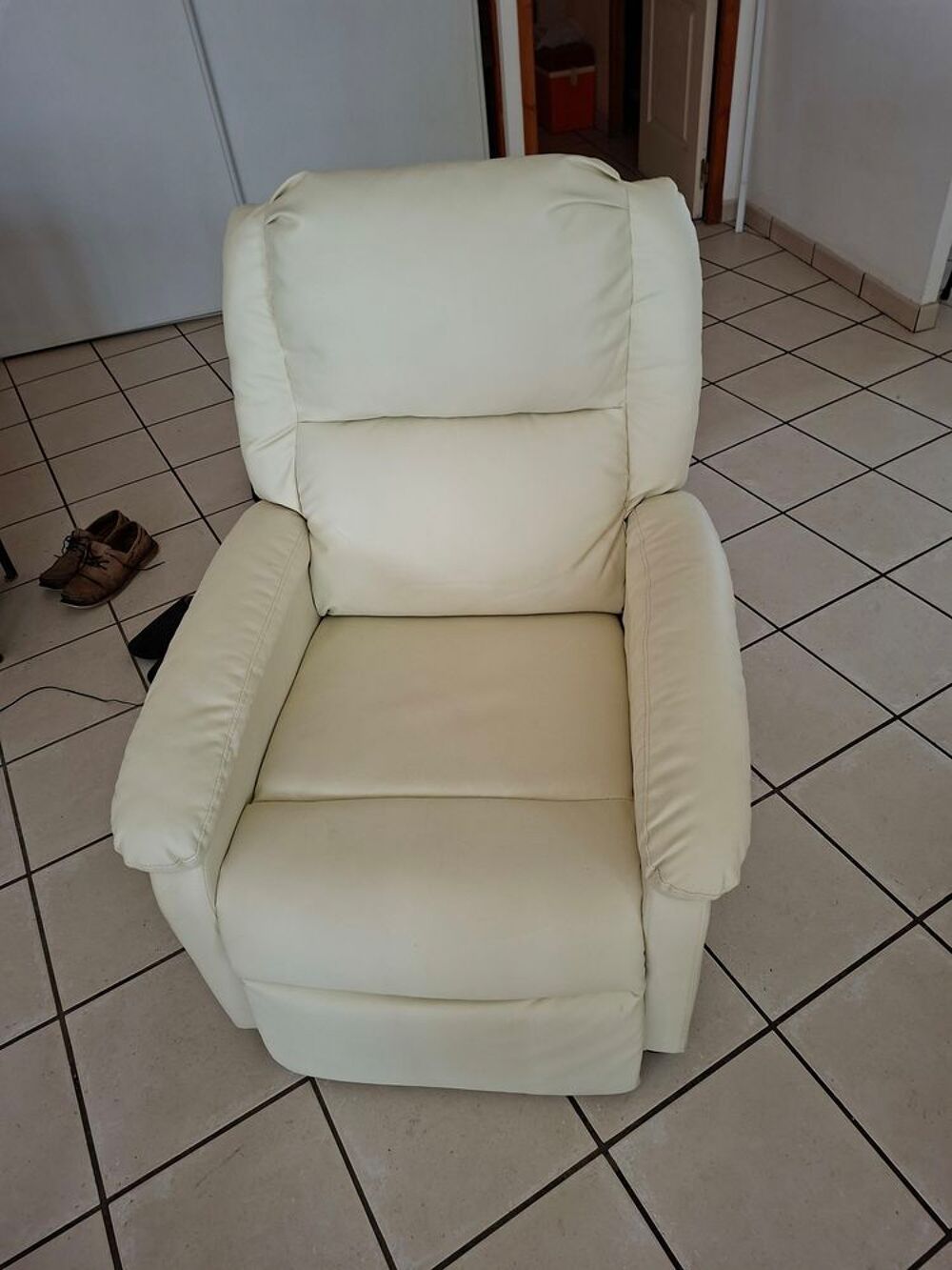 fauteuil relax electrique recent 1 an prix 100 euros Meubles